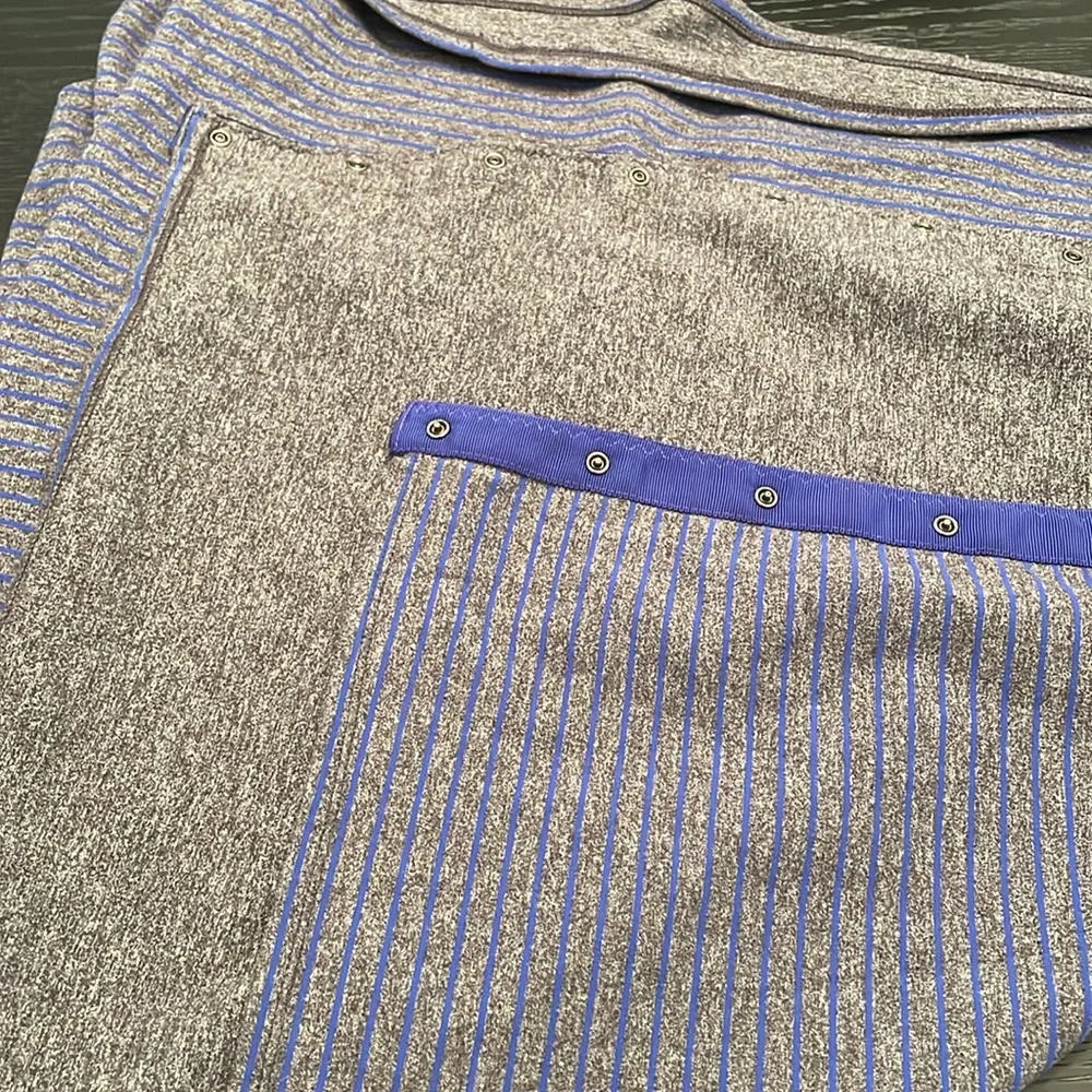 Lululemon Vinyasa Scarf wrap blue/gray 60x27” with snaps yoga travel